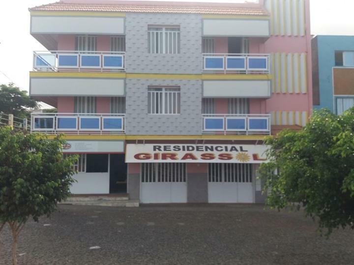 Residencial Girassol, Lda Panzió São Filipe Kültér fotó